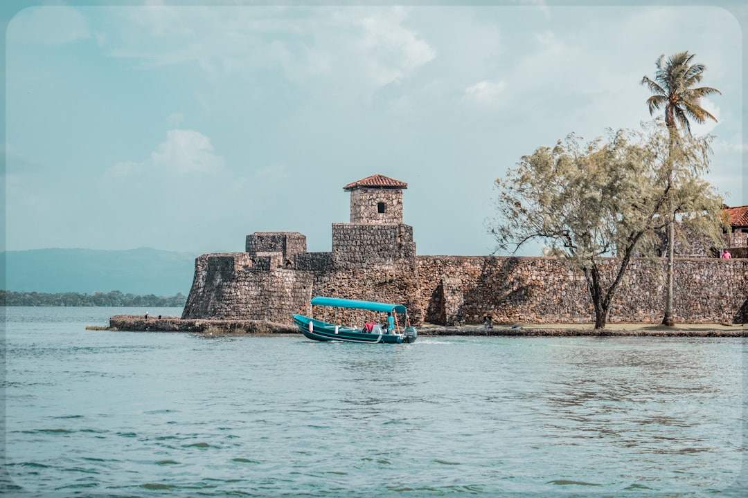 Discover Hidden Gems with Expert Tour Guides at Probehorizons